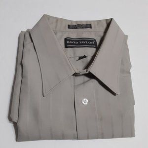 David Taylor Men's Short Sleeve Button Up Front Pocket Shirt in Size 18.5 Neck